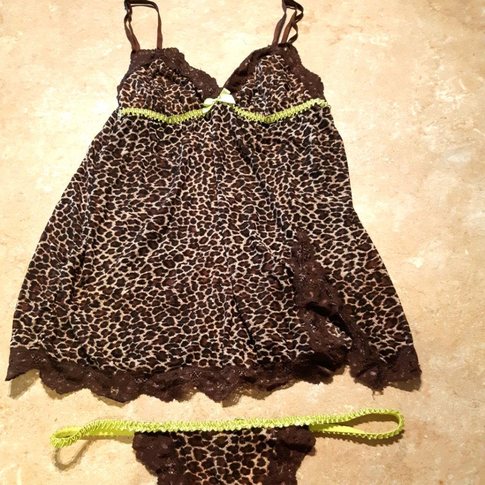 New Leopard Print w. Neon Green Lingerie Set